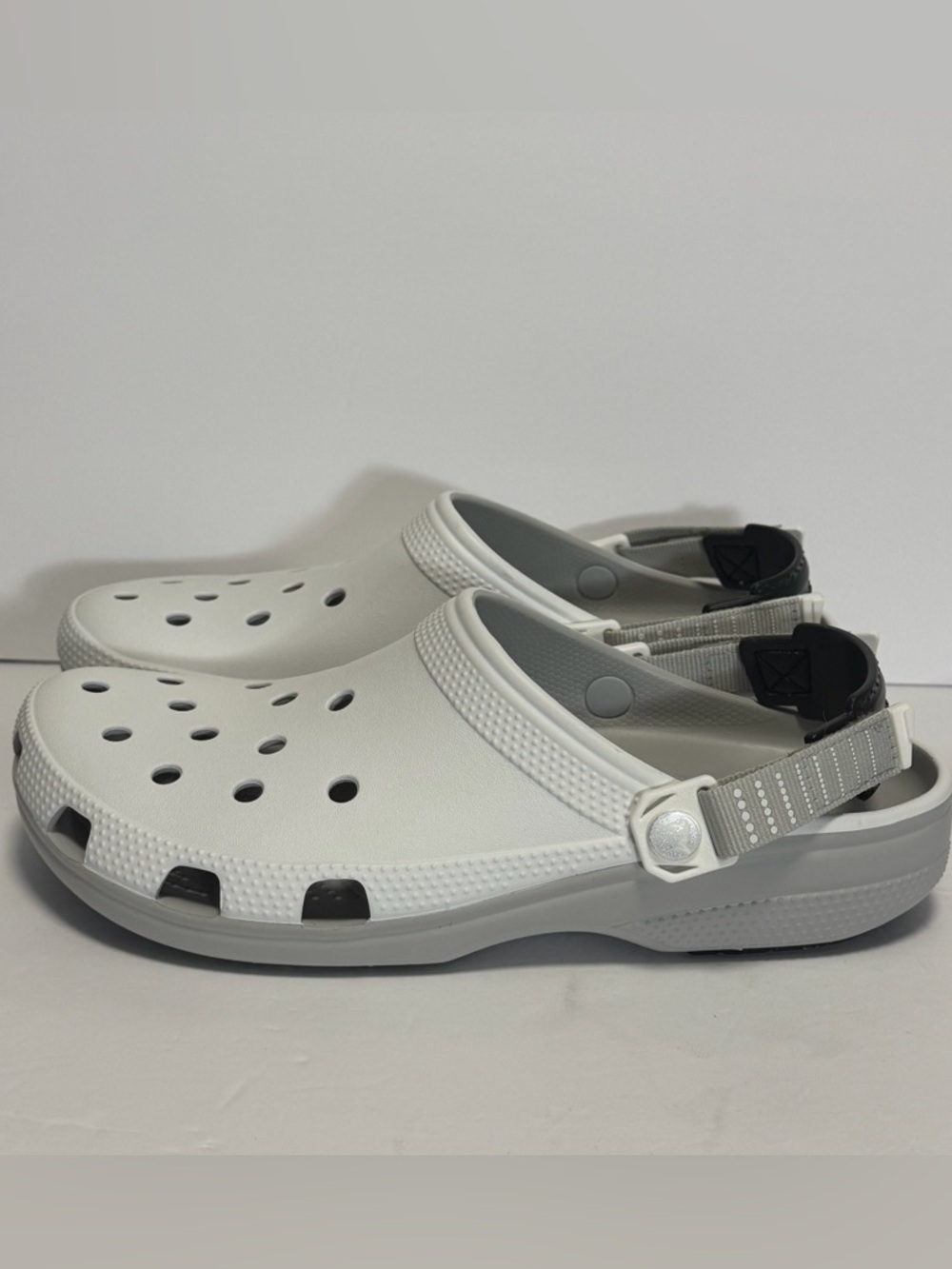 Crocs Classic Turbo Clog White Men Size 11 Slip On Casual Sandal 211287-100